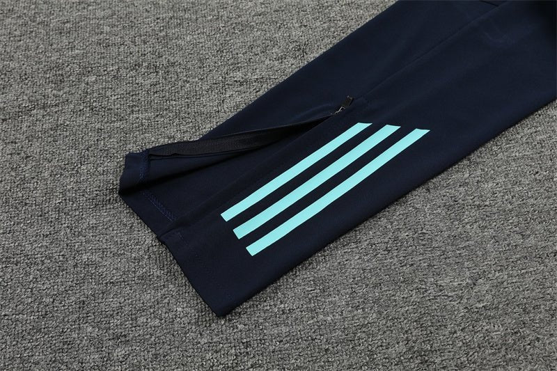 Special Edition Tracksuit Kit - Detail