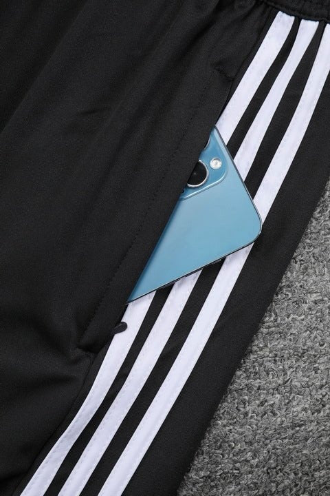 Special Edition Tracksuit Kit - Detail