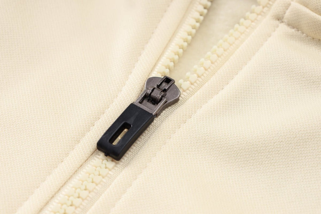 Tracksuit Kit - Detail