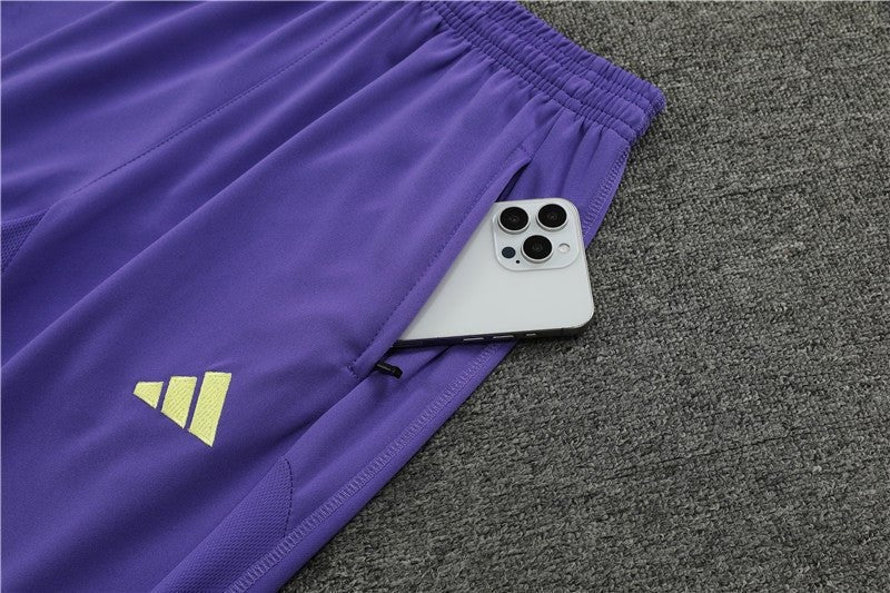 Special Edition Tracksuit Kit - Detail