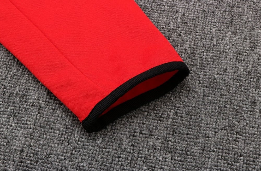Tracksuit Kit - Detail