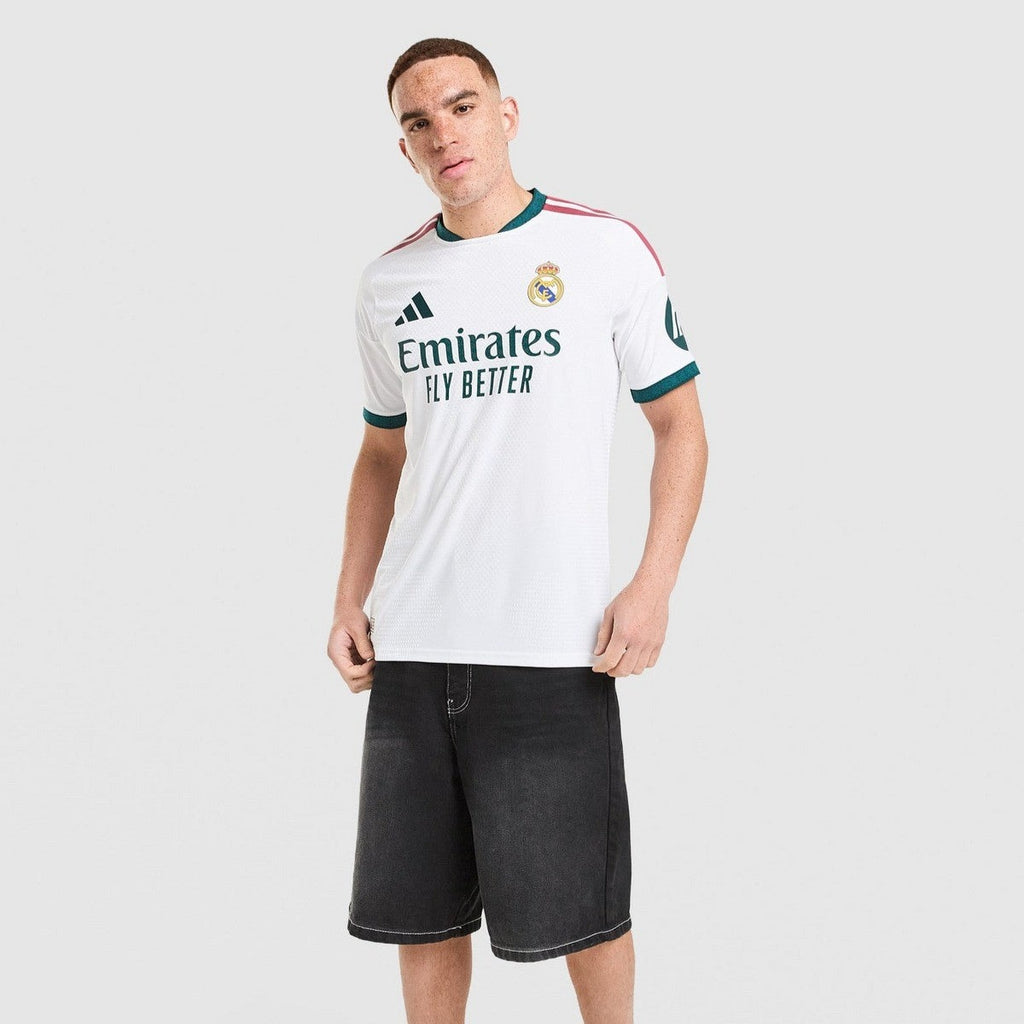 Home 26/27 Player Edition Shirt - Model Front
