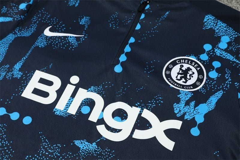 Special Edition Tracksuit Kit - Detail