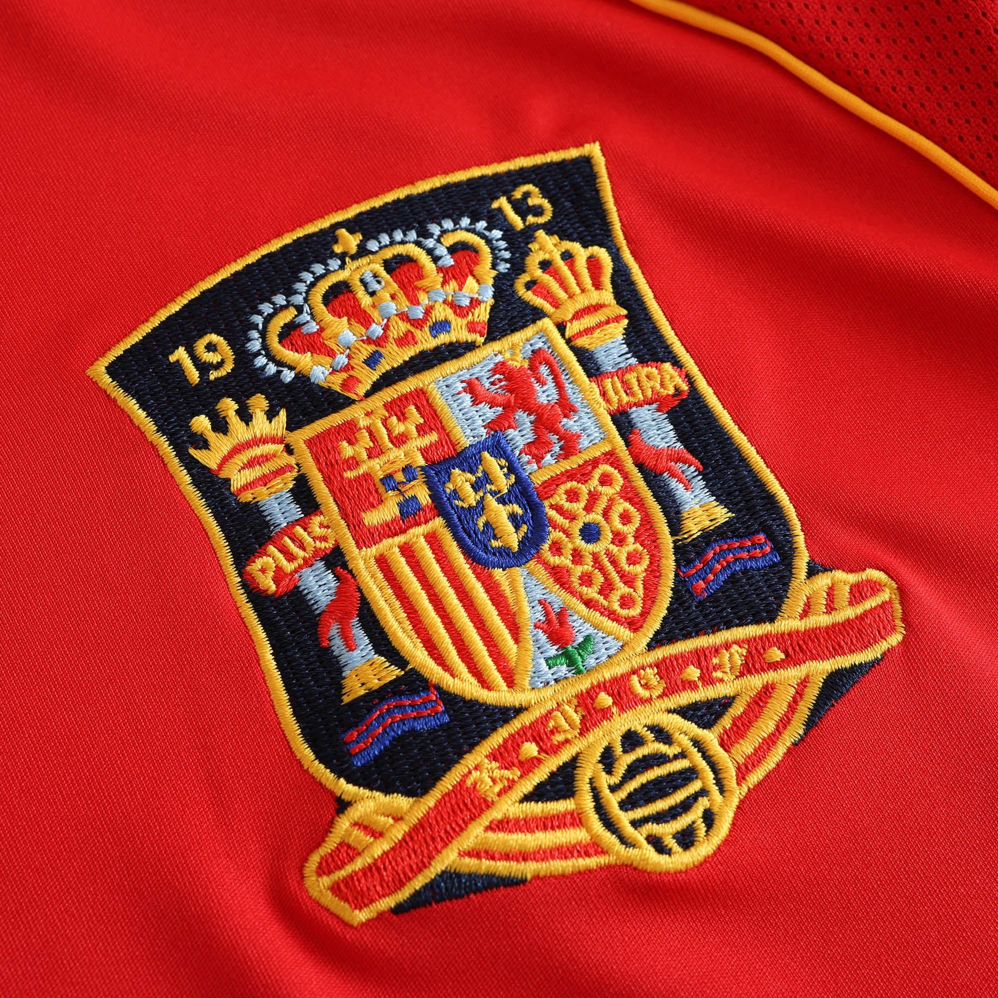 Spain 2008 Retro Home Shirt - View 4