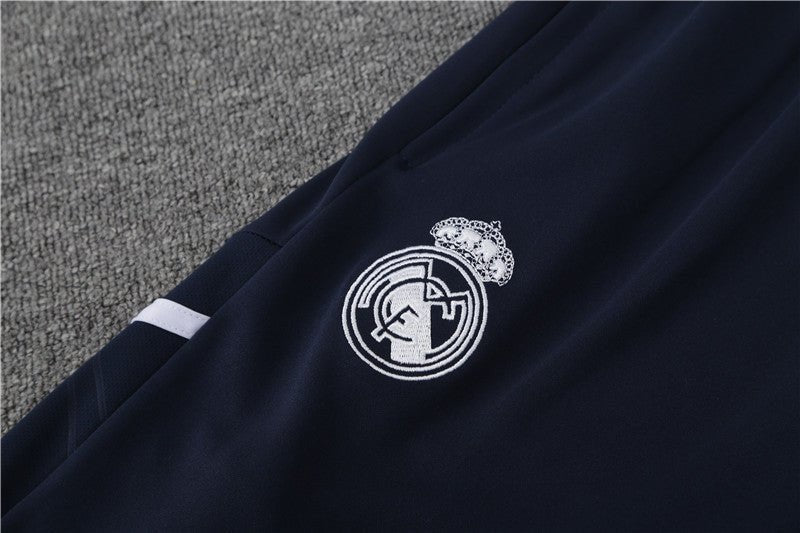 Special Edition Tracksuit Kit - Detail