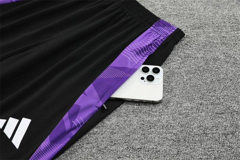 Special Edition Tracksuit Kit - Detail