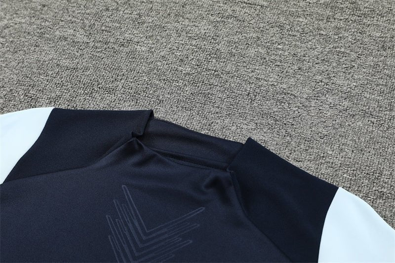 Special Edition Tracksuit Kit - Detail