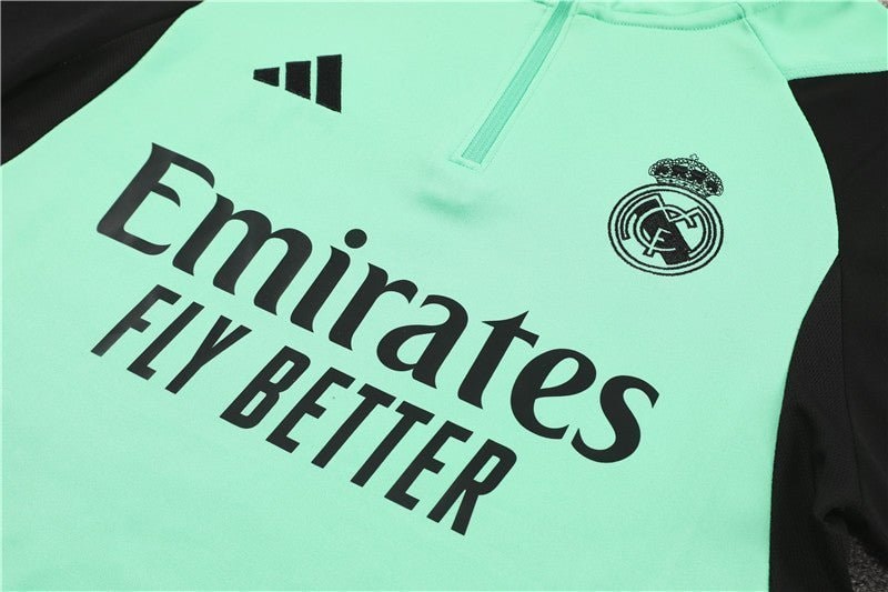 Special Edition Tracksuit Kit - Detail