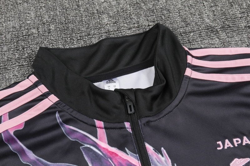Special Edition Tracksuit Kit - Detail