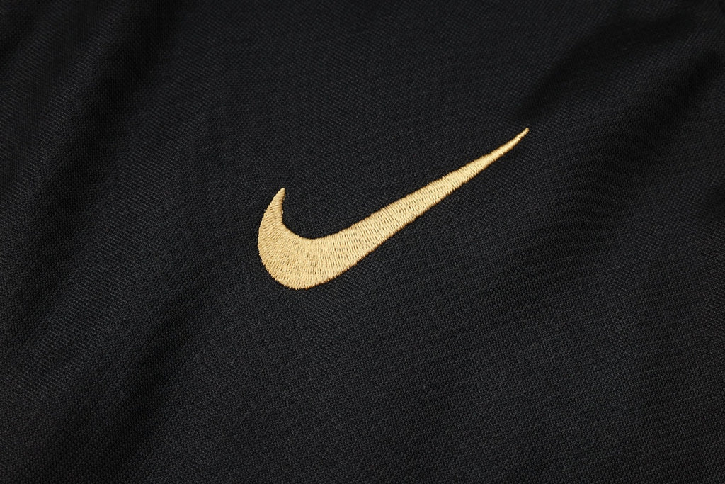 Tracksuit Kit - Detail