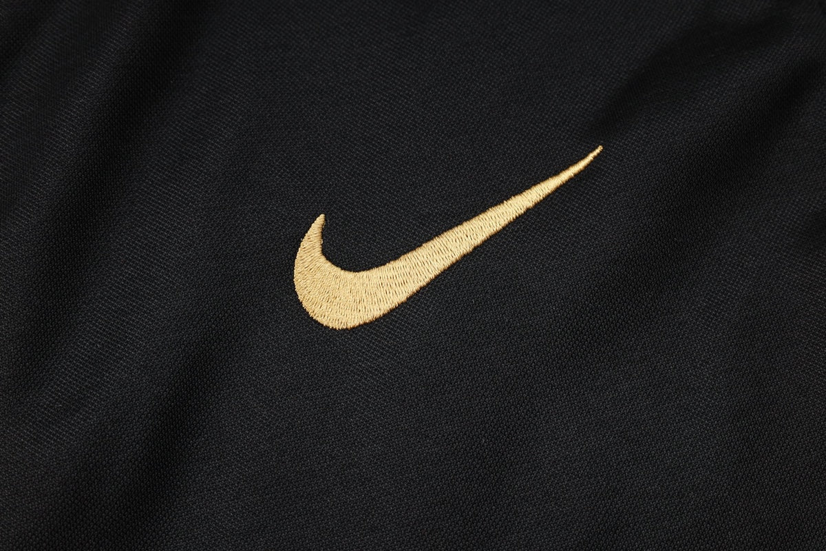 Tracksuit Kit - Detail