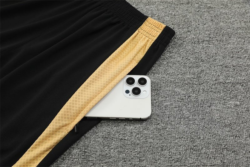 Special Edition Tracksuit Kit - Detail
