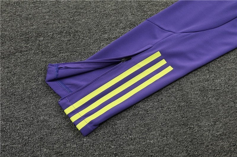 Special Edition Tracksuit Kit - Detail