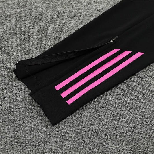 Special Edition Tracksuit Kit - Detail