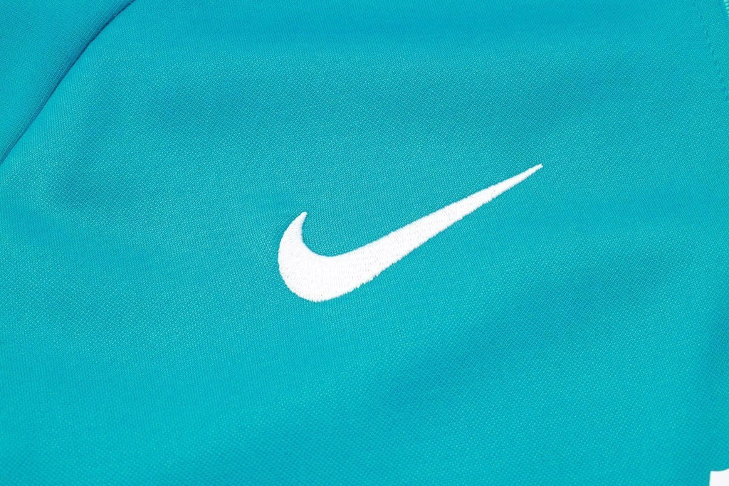 Tracksuit Kit - Detail