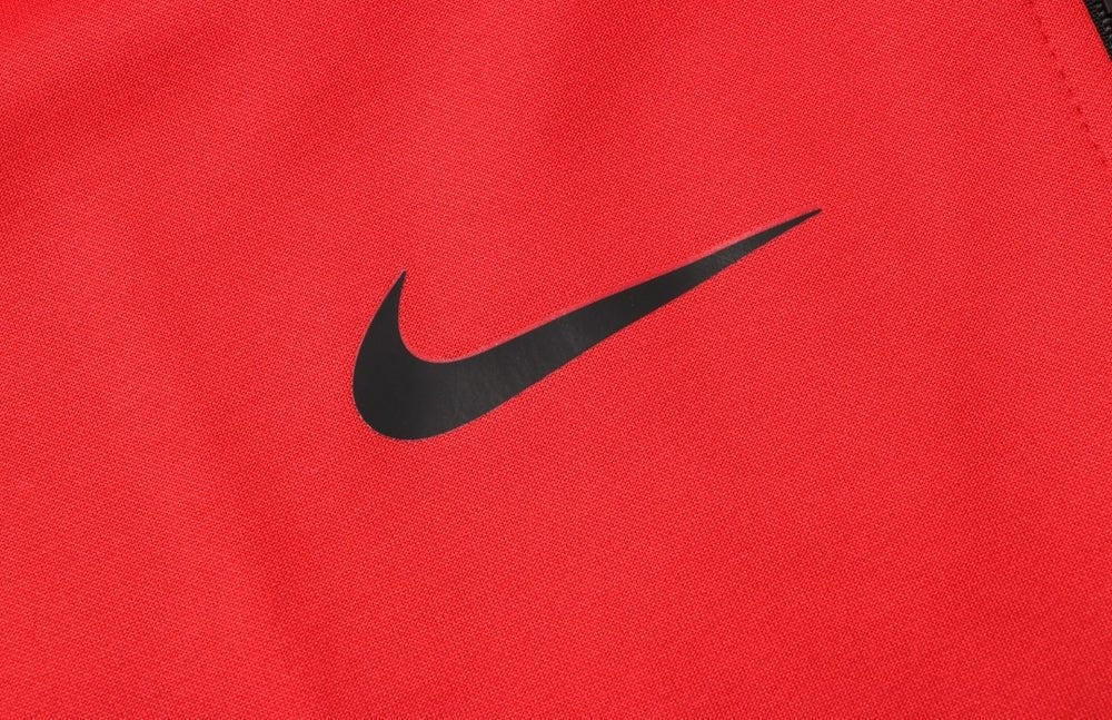 Tracksuit Kit - Detail