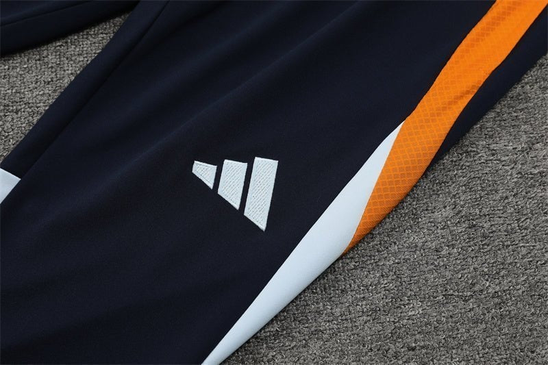 Special Edition Tracksuit Kit - Detail