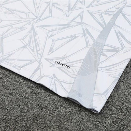 Special Edition Tracksuit Kit - Detail