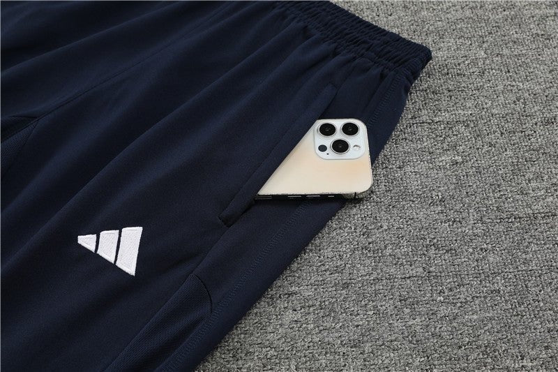 Special Edition Tracksuit Kit - Detail