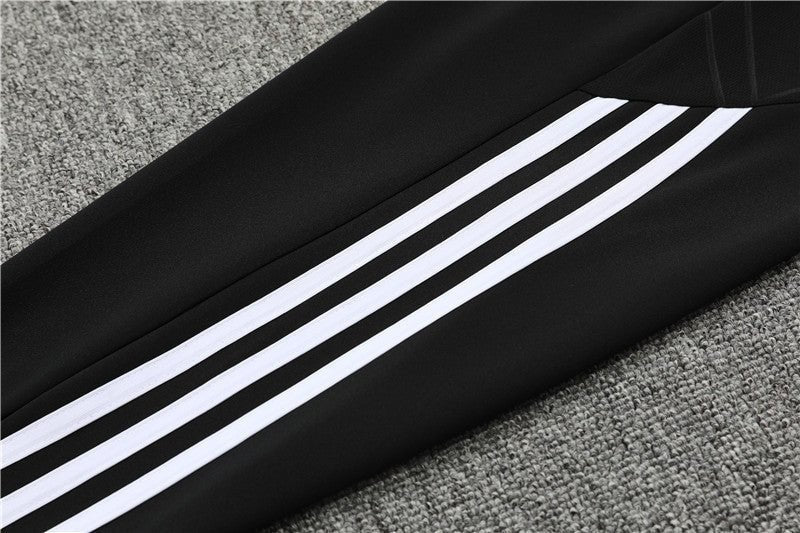 Special Edition Tracksuit Kit - Detail