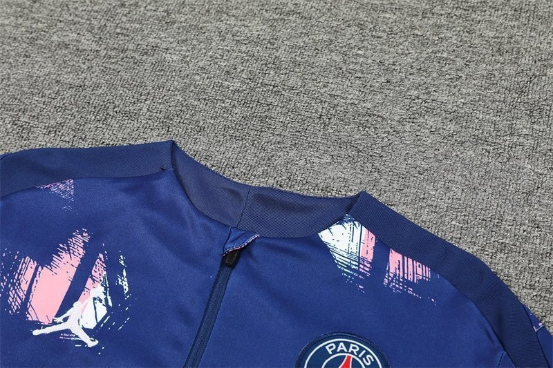 Special Edition Tracksuit Kit - Detail