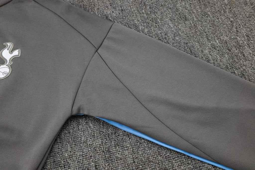 Tracksuit Kit - Detail