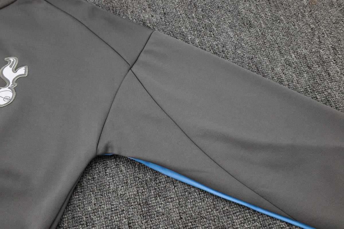 Tracksuit Kit - Detail