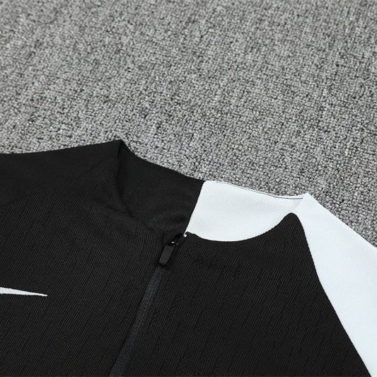 25/26 Tracksuit Kit - Detail