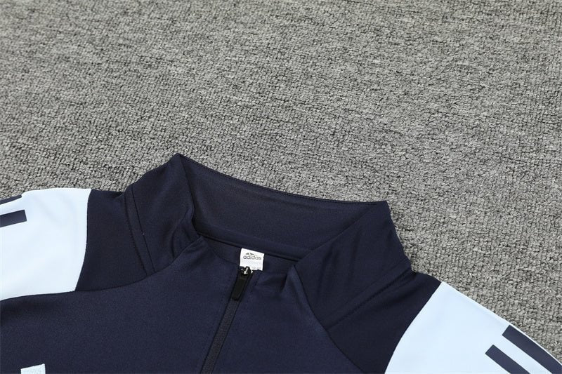 Special Edition Tracksuit Kit - Detail