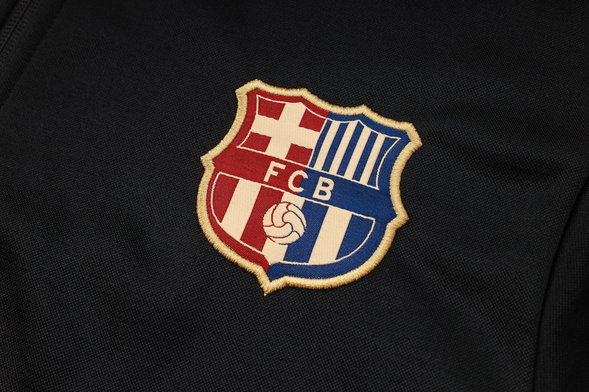 Tracksuit Kit - Detail