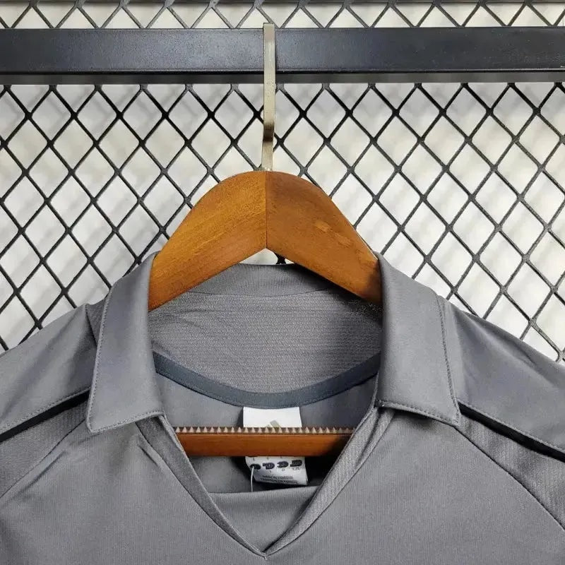II 2005/06 Retro Away Shirt - View 6