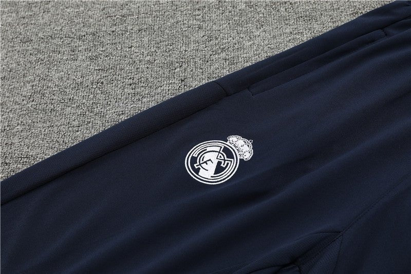 Special Edition Tracksuit Kit - Detail