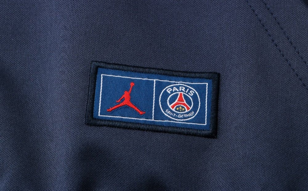 Tracksuit Kit - Detail