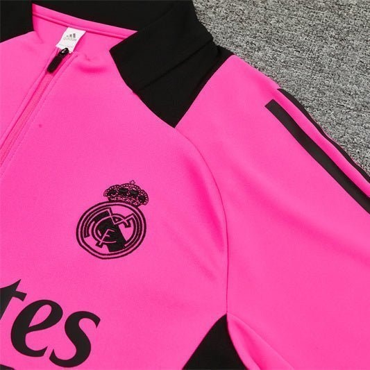 Special Edition Tracksuit Kit - Detail