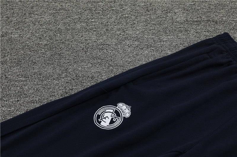 Special Edition Tracksuit Kit - Detail