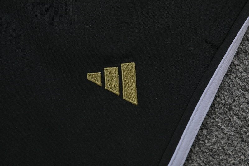 Special Edition Tracksuit Kit - Detail
