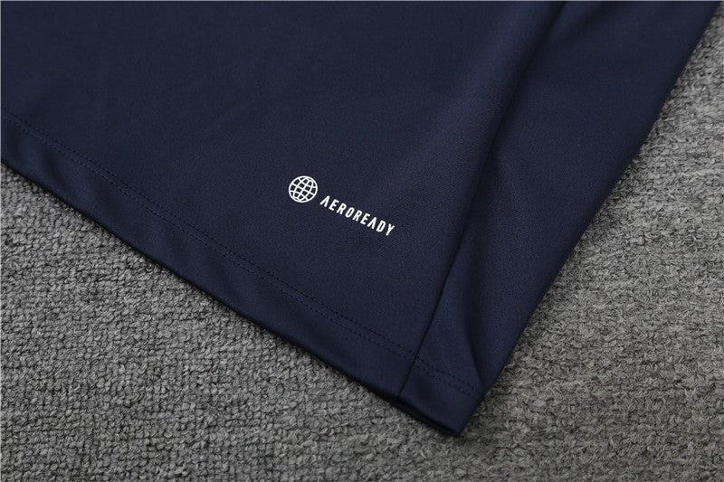 Special Edition Tracksuit Kit - Detail