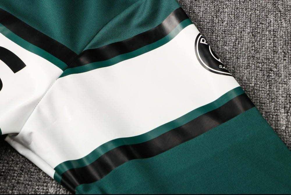 Tracksuit Kit - Detail