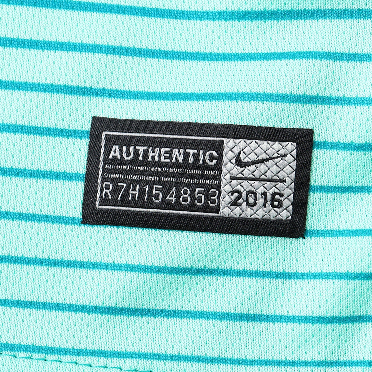 Retro Third 2016/17 Shirt - View 6
