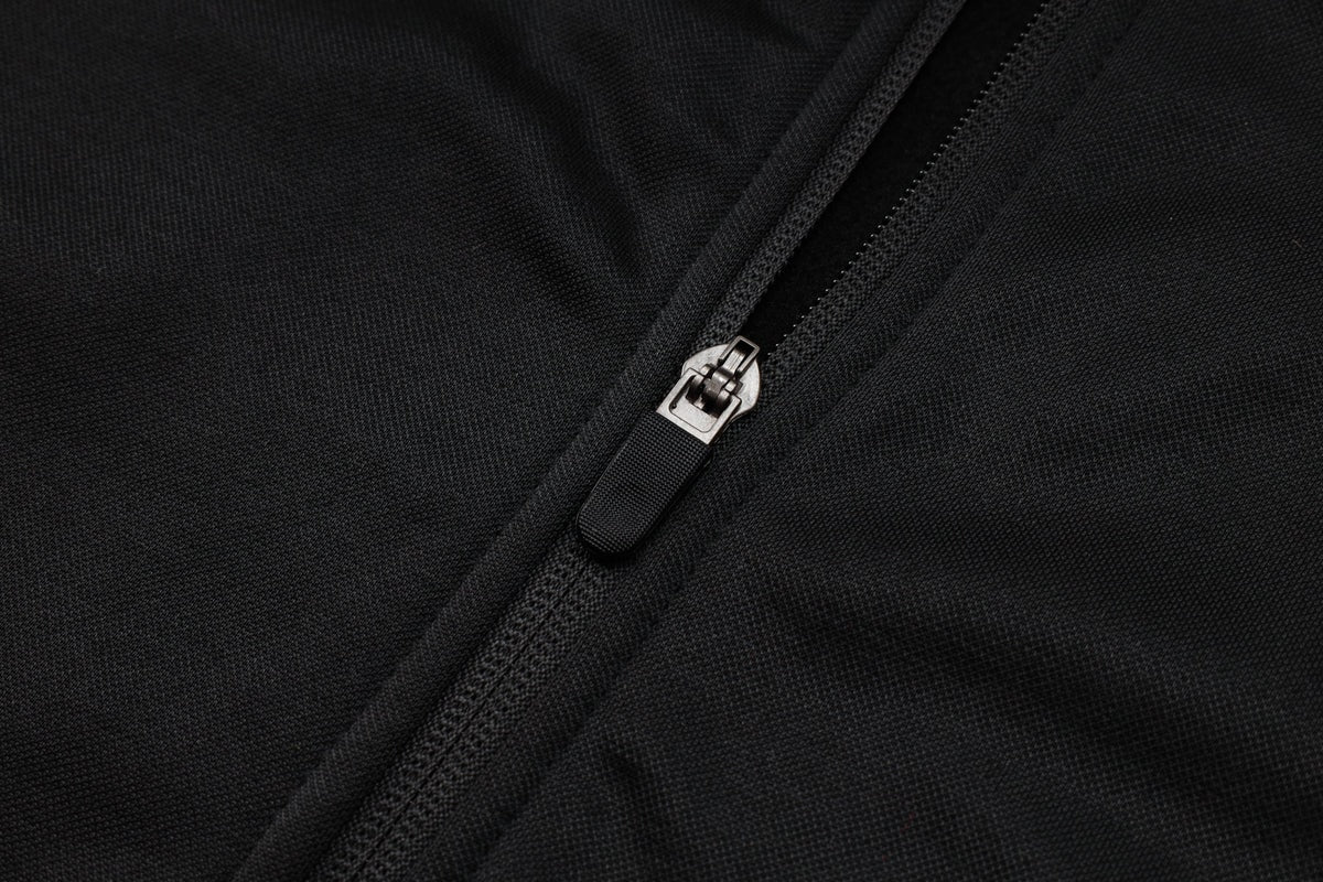 Tracksuit Kit - Detail