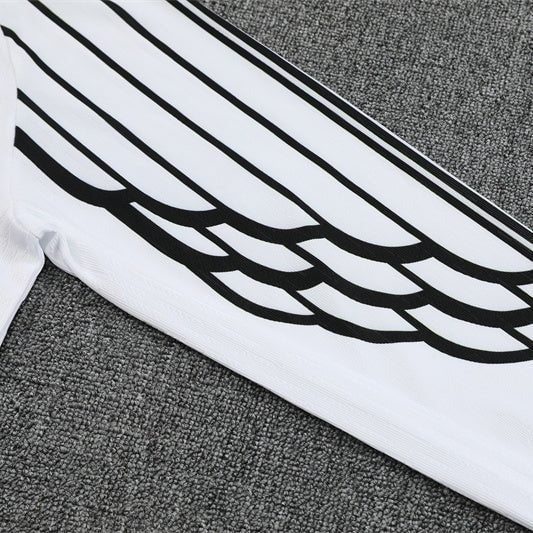25/26 Tracksuit Kit - Detail