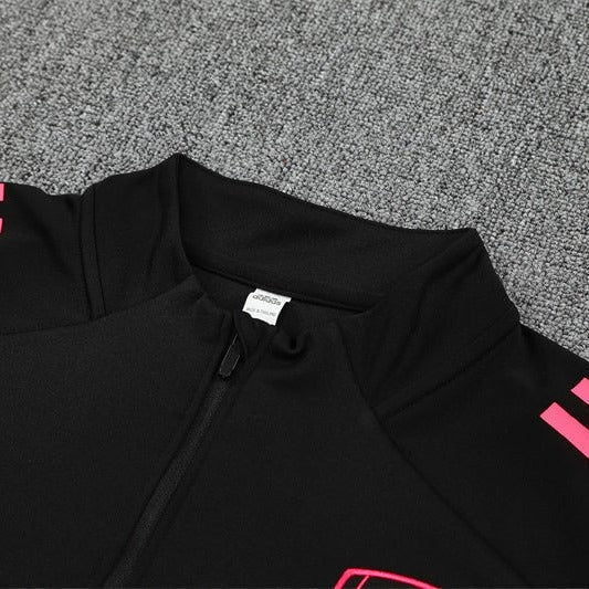 Special Edition Tracksuit Kit - Detail