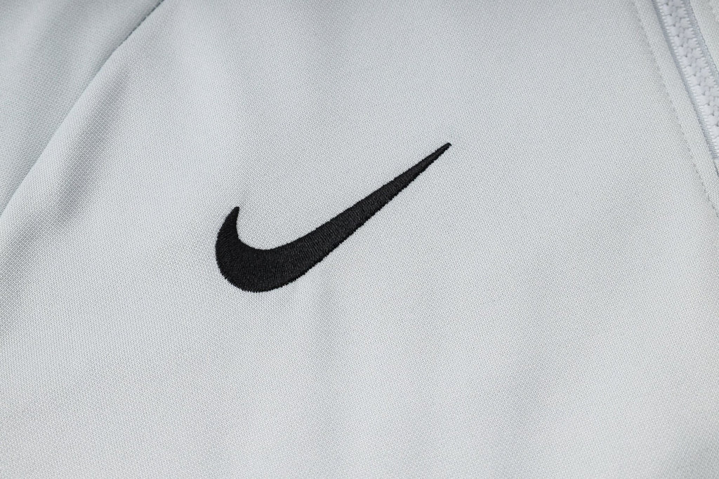 Tracksuit Kit - Detail