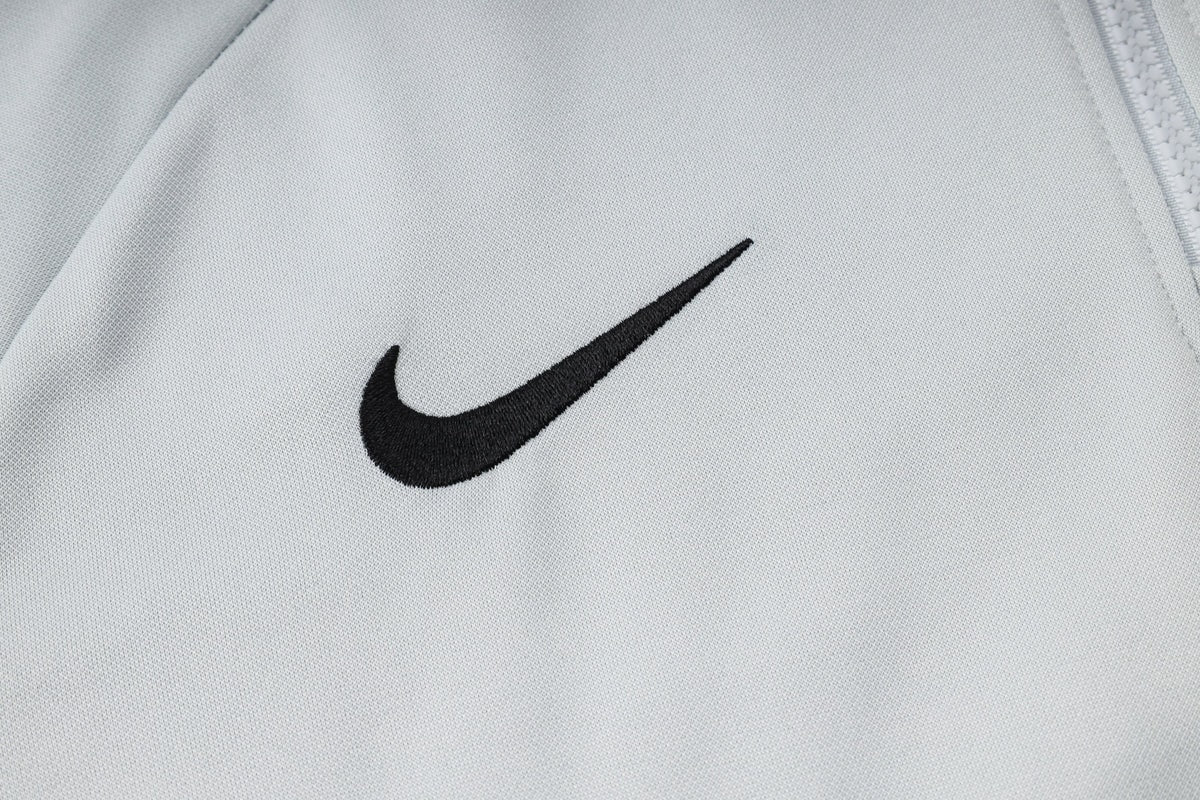 Tracksuit Kit - Detail