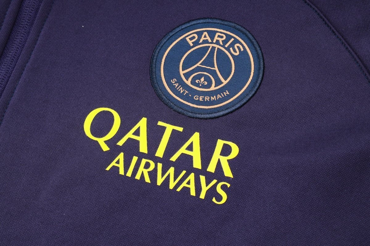 Tracksuit Kit - Detail