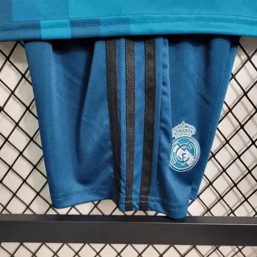 Retro Away 17/18 Kids Shirt Kit - View 4