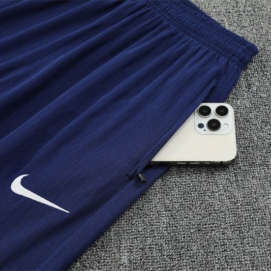 Special Edition Tracksuit Kit - Detail