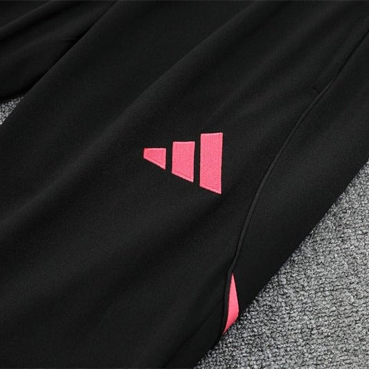 Special Edition Tracksuit Kit - Detail