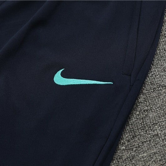 Special Edition Tracksuit Kit - Detail