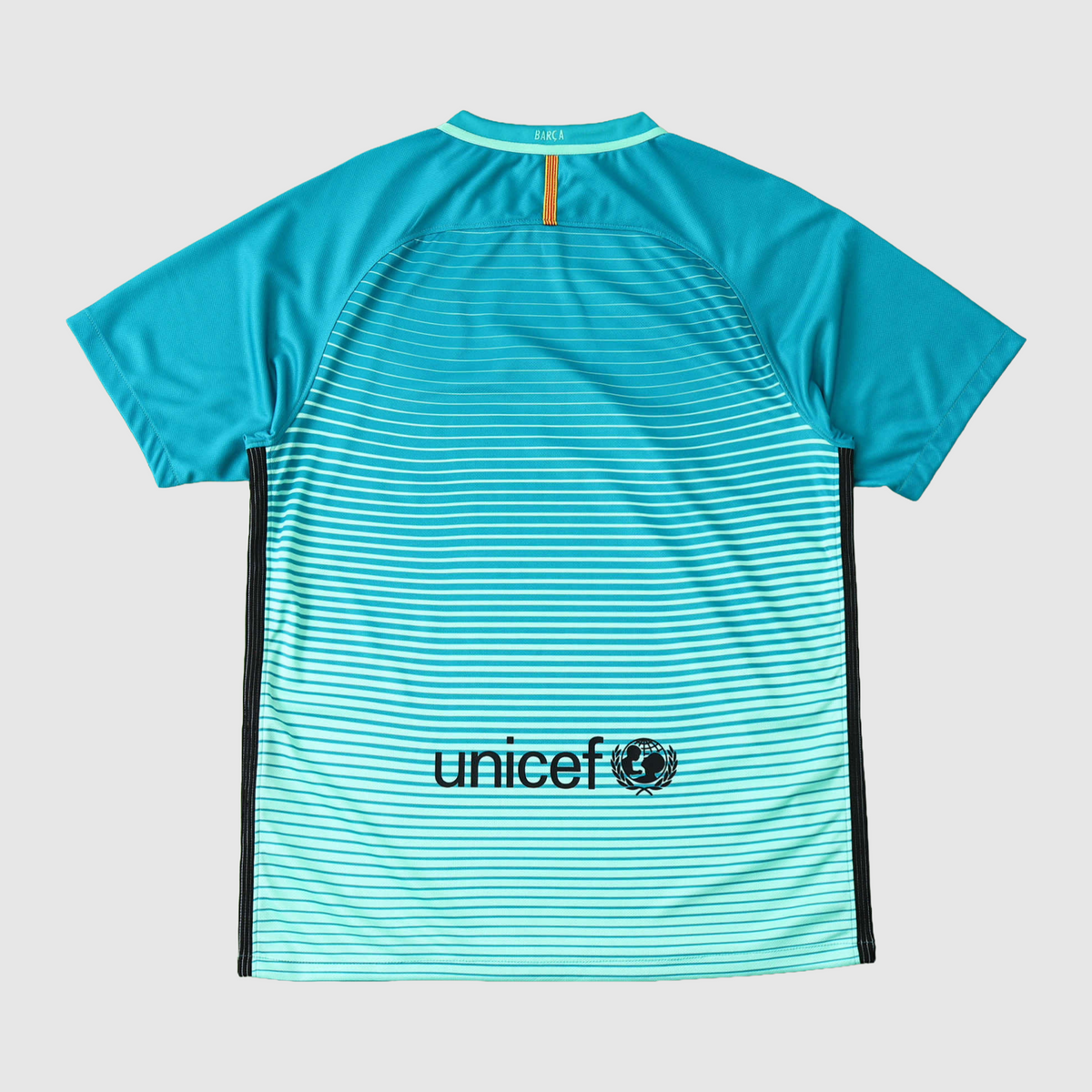Retro Third 2016/17 Shirt - View 2